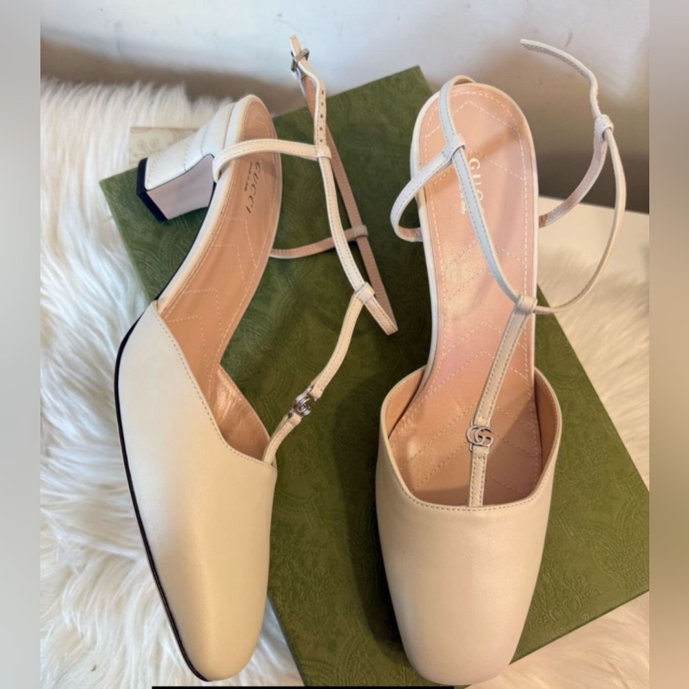 Size 40 Gucci heel brand new in box